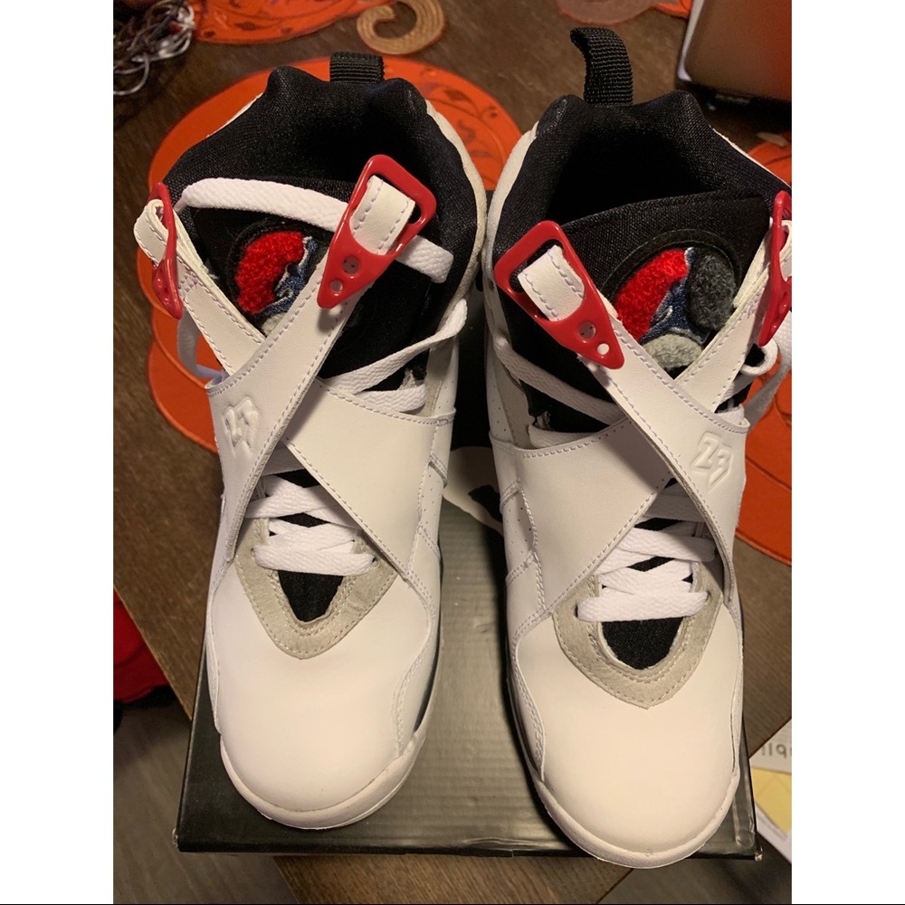 Retro Jordan 8 Bugs Bunnys